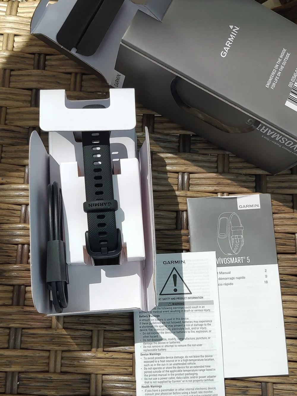 Garmin Vívosmart 5- 2023 black fitness tracker with monochrome OLED display